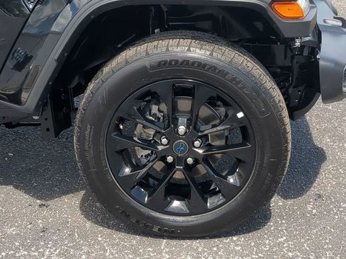 Used 2025 Jeep Wrangler Unlimited Sahara w/ Safety Group image 12