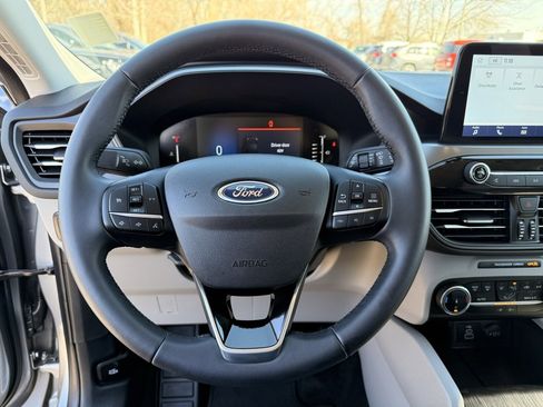 Used 2024 Ford Escape Active image 11