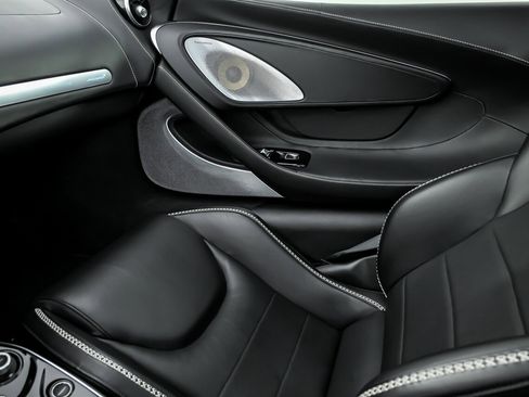 Used 2021 McLaren GT image 40