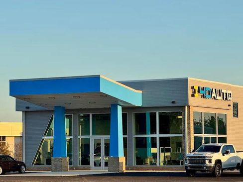 Used 2020 Chevrolet Colorado LT w/ Safety Package image 2