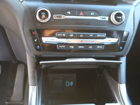 Used 2020 Ford Explorer Limited image 25