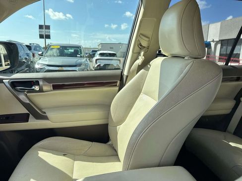 Used 2014 Lexus GX 460 w/ Premium Package AWD/4WD image 24