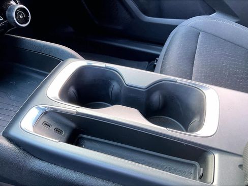 Used 2025 Chevrolet Equinox EV LT w/ Comfort Package image 16