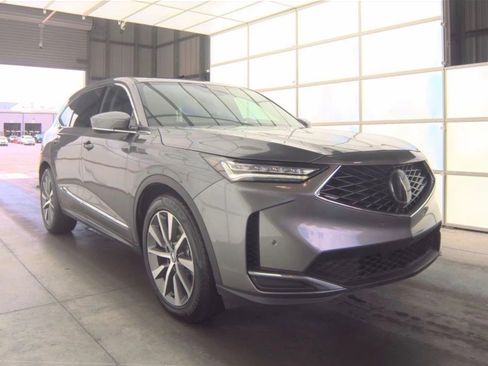 Used 2025 Acura MDX SH-AWD w/ Technology Package image 2