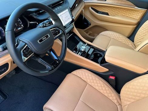 New 2026 Jeep Grand Cherokee L Summit image 7