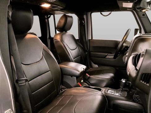 Used 2016 Jeep Wrangler Unlimited Sport AWD/4WD image 8