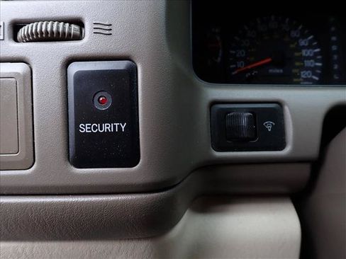 Used 2000 Mitsubishi Montero Sport LS RWD image 12