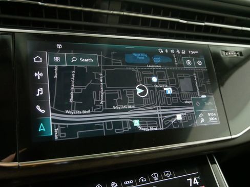 Used 2022 Audi Q8 Prestige image 30