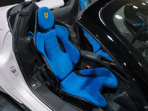 Used 2022 Ferrari SF90 Spider image 35