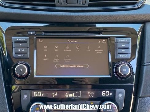 Used 2020 Nissan Rogue SV FWD image 25