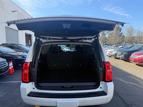 Used 2019 Chevrolet Suburban LT image 37