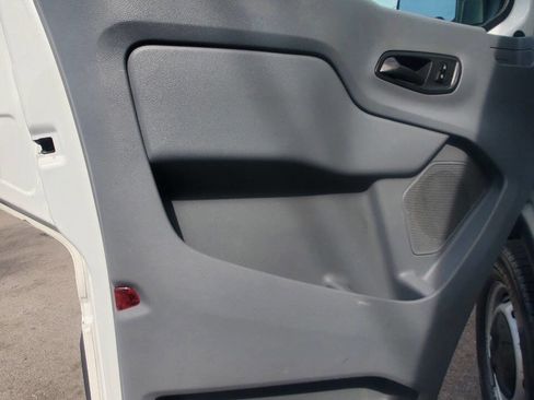 Used 2018 Ford Transit 350 XL image 11