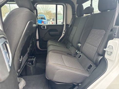 Certified 2025 Jeep Gladiator Mojave w/ Safety Group AWD/4WD image 28
