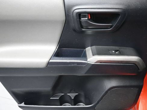 Used 2016 Toyota Tacoma SR5 w/ Towing Package RWD image 27