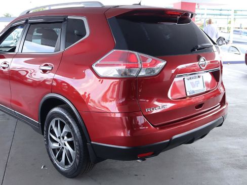 Used 2015 Nissan Rogue SL w/ SL Premium Package FWD image 9