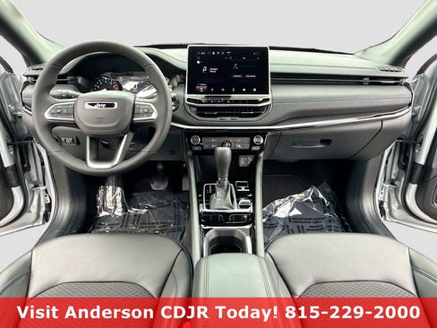 New 2026 Jeep Compass Latitude image 3