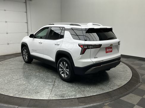 Certified 2025 Chevrolet Equinox LT image 2