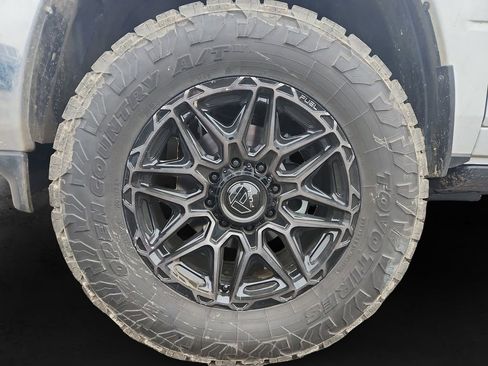 Used 2025 RAM 2500 Laramie AWD/4WD image 9