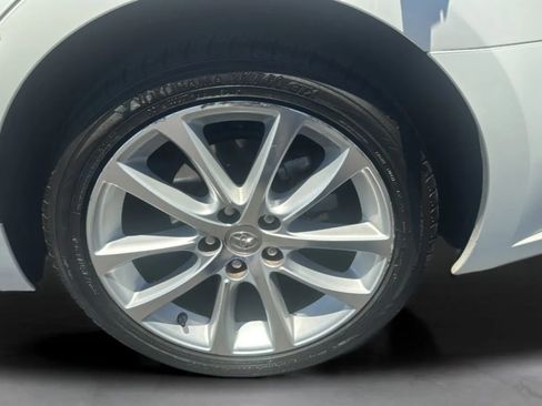 Used 2013 Toyota Avalon Limited FWD image 32