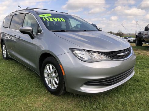 Used 2020 Chrysler Voyager Lxi image 15