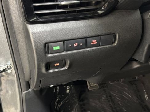 Used 2024 Nissan Sentra SV image 35