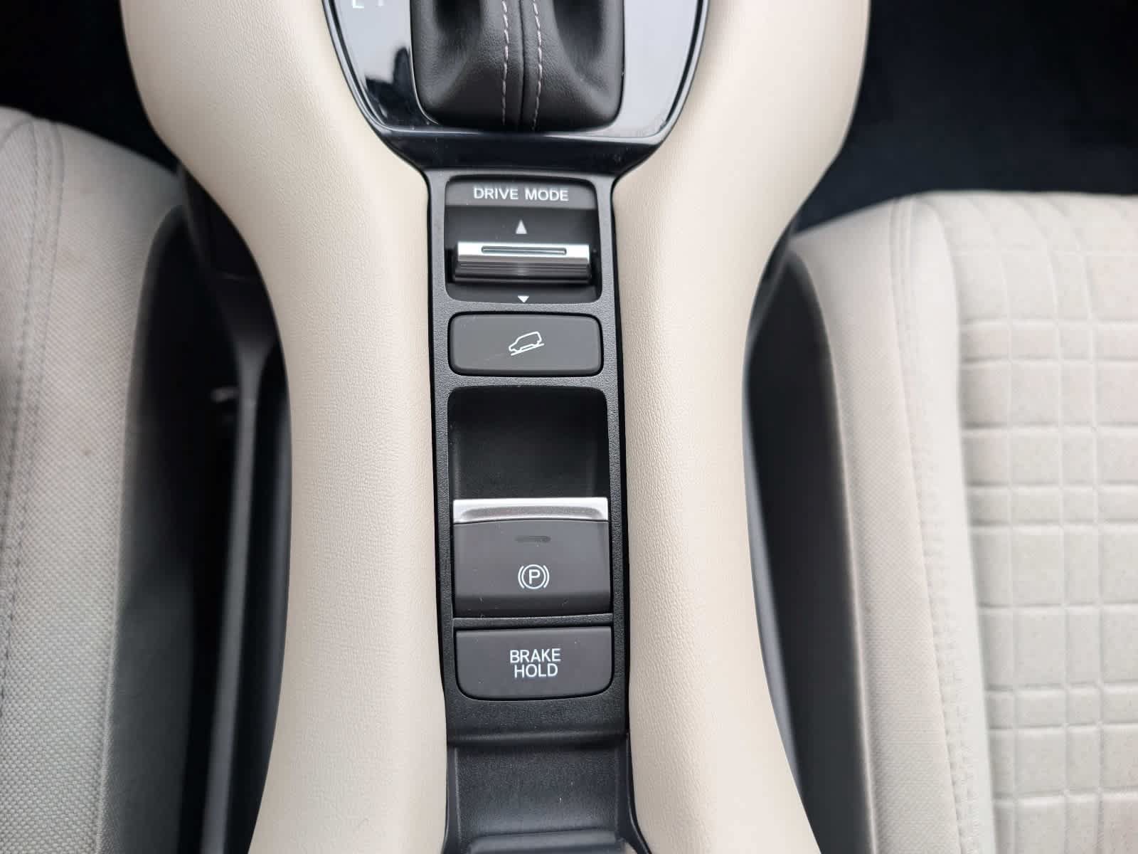 Certified 2025 Honda HR-V LX image 22