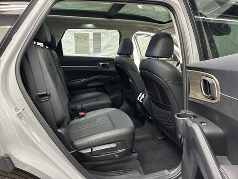 Certified 2023 Kia Sorento X-Line EX image 10