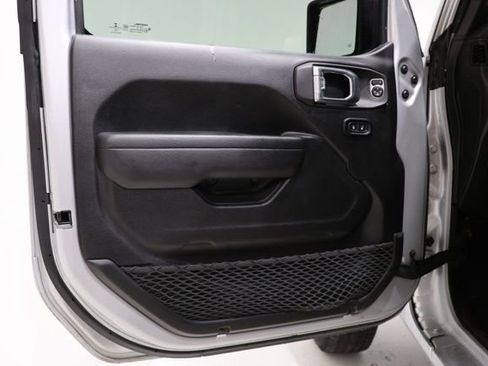 Used 2022 Jeep Wrangler Unlimited Sport AWD/4WD image 16