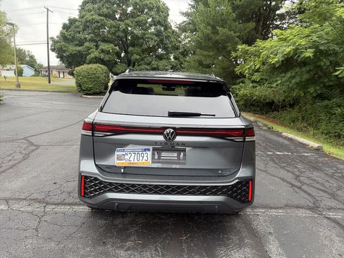 New 2026 Volkswagen Tiguan SE R-Line AWD/4WD image 5