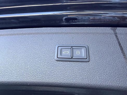 Used 2020 Audi Q5 2.0T Titanium Premium Plus w/ Premium Plus Package image 43