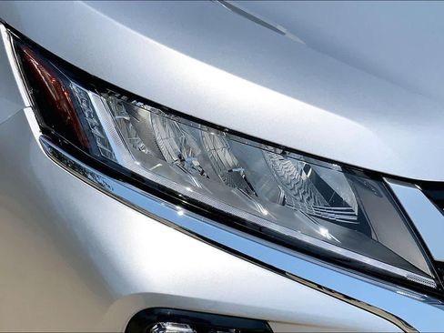 Used 2025 Mitsubishi Outlander Sport SE AWD/4WD image 28