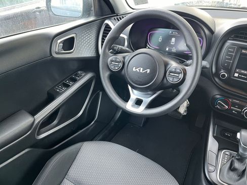 Used 2025 Kia Soul LX w/ LX Technology Package image 31