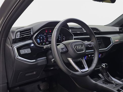 Used 2024 Audi Q3 2.0T Premium Plus w/ Premium Plus Package image 19