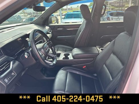 Used 2026 GMC Acadia Elevation w/ Elevation Premium Package FWD image 31