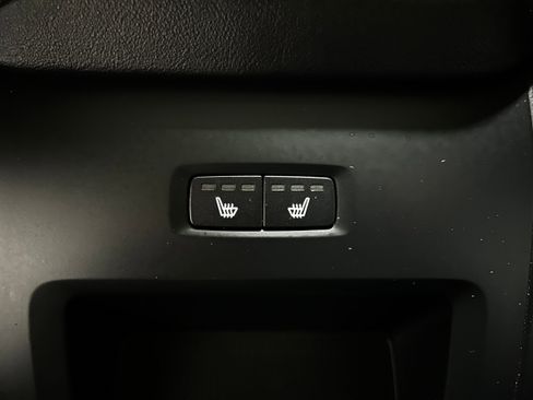 Used 2023 Volvo XC60 B5 Plus image 28