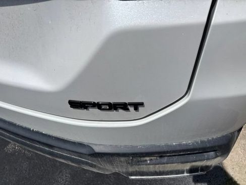Used 2025 Honda Pilot Sport image 12