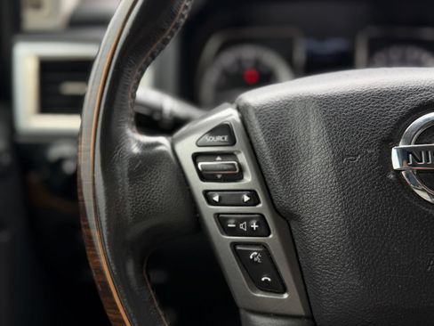 Used 2018 Nissan Titan SV AWD/4WD image 43