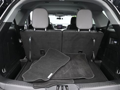 Used 2023 Ford Explorer XLT w/ Equipment Group 202A image 20