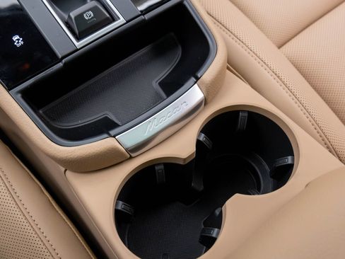 Certified 2026 Porsche Macan AWD/4WD image 27