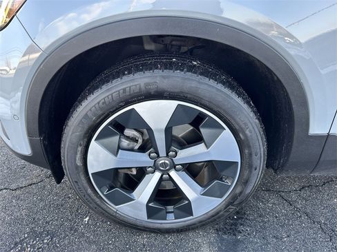 Certified 2024 Volvo XC40 B5 Plus image 10