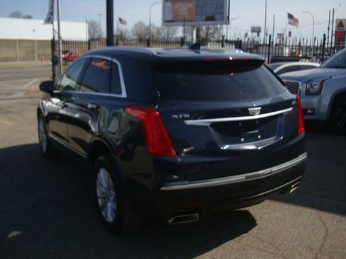 Used 2018 Cadillac XT5 FWD image 3