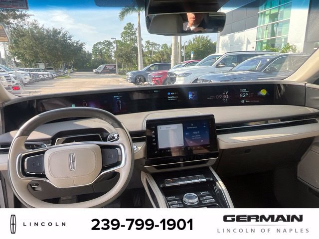 Used 2024 Lincoln Nautilus Premier AWD/4WD image 14