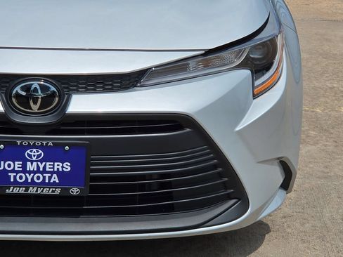 Used 2024 Toyota Corolla LE FWD image 4