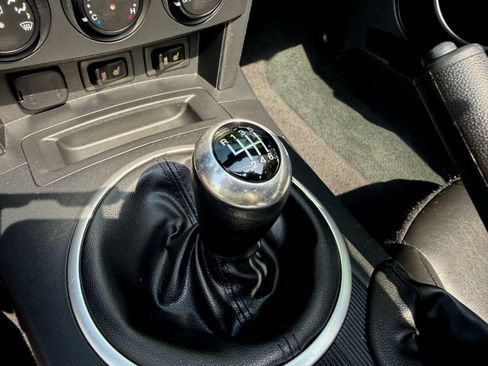 Used 2007 MAZDA MX-5 Miata Grand Touring w/ Premium Pkg RWD image 25