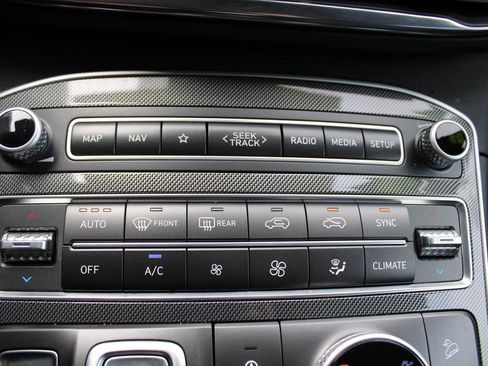 Used 2023 Hyundai Santa Fe SEL image 29