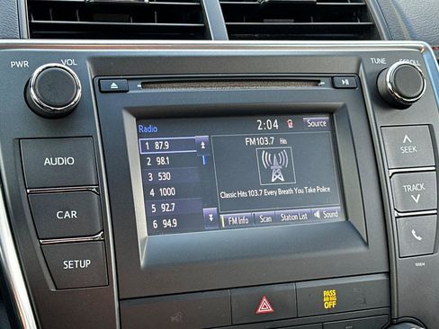 Used 2017 Toyota Camry SE image 17