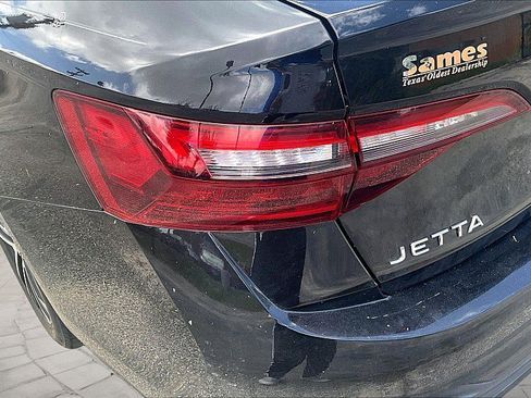 Used 2022 Volkswagen Jetta Sport FWD image 25