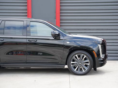 Used 2025 Cadillac Escalade Sport w/ Touring Package AWD/4WD image 11
