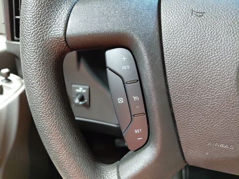 Used 2025 Chevrolet Express 2500 w/ Driver Convenience Package RWD image 33