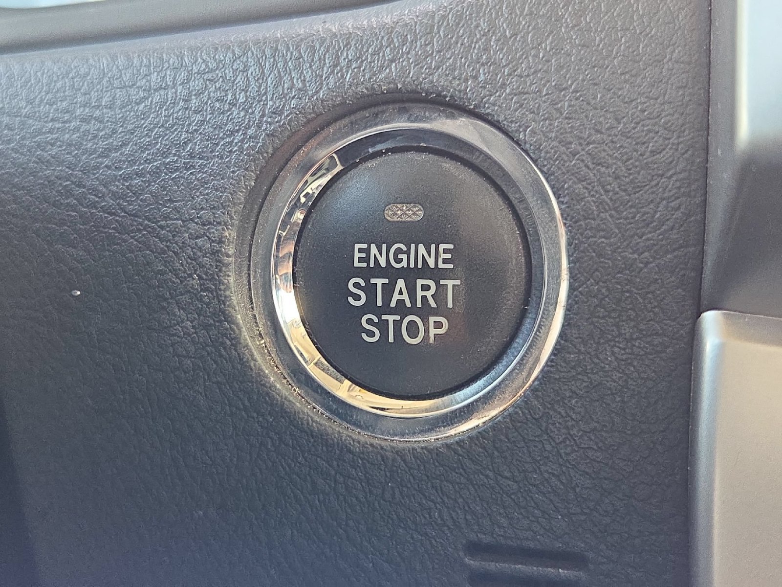 Used 2014 Toyota 4Runner 4WD image 17